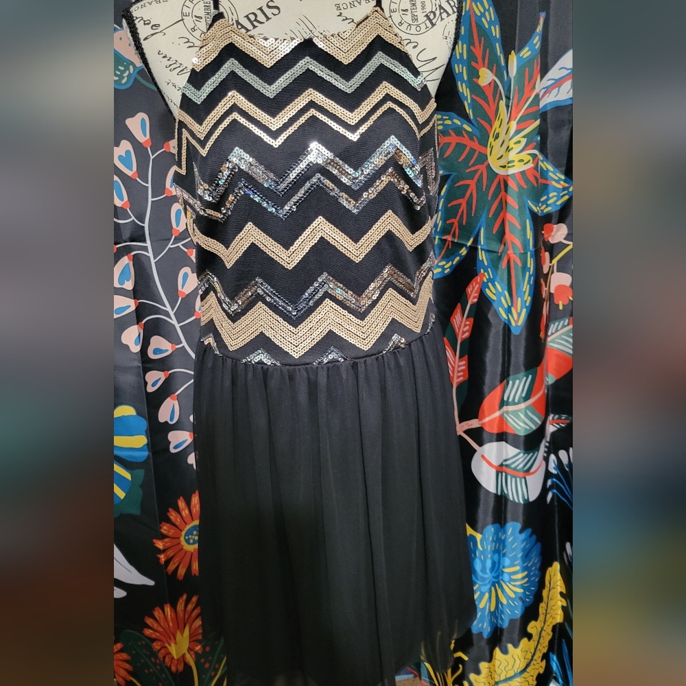 CHEVRON DRESS - Picture 11 of 11